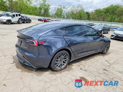 Trzecie zdjęcie samochodu z tyłu: 2025 TESLA MODEL 3 VIN:5YJ3E1EB7SF993872 - miniatura