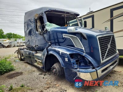 2016 VOLVO VNL SEMI TRUCK 4V4NC9EH2GN931729 - główne zdjęcie licytacji z USA - miniatura
