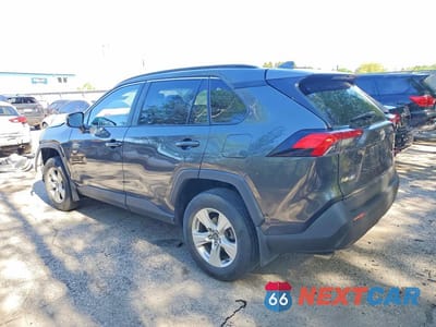 Drugie zdjęcie samochodu z przodu: 2019 TOYOTA RAV4 XLE VIN:2T3R1RFV0KW082158 - miniatura
