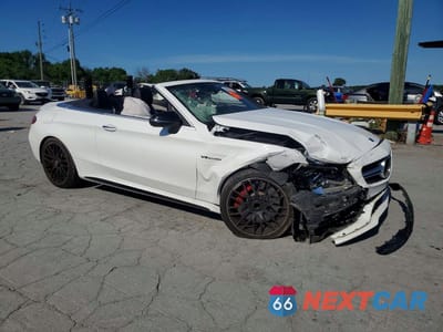 Czwarte zdjęcie samochodu z boku: 2018 MERCEDES-BENZ C 63 AMG-S VIN:WDDWK8HB6JF621319 - miniatura