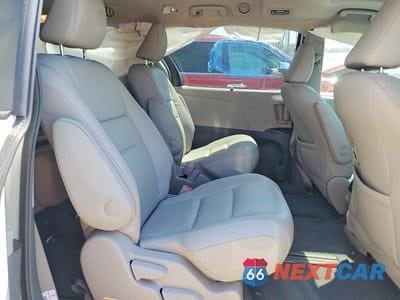 Zdjęcie 11 z 13 samochodu: 2019 TOYOTA SIENNA XLE 7-PASSENGER VIN:5TDDZ3DC7KS227330 - miniatura