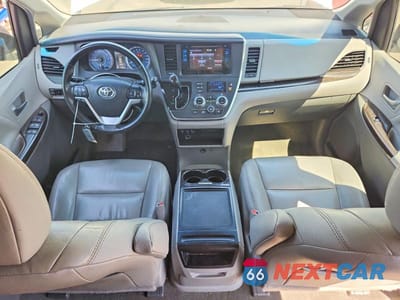 Zdjęcie 8 z 14 samochodu: 2017 TOYOTA SIENNA XLE 8-PASSENGER VIN:5TDYZ3DC7HS807820 - miniatura
