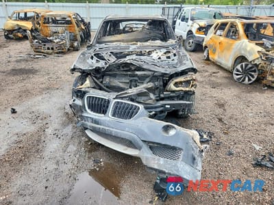 Piąte zdjęcie samochodu w środku: 2014 BMW X1 XDRIVE28I VIN:WBAVL1C57EVY11540 - miniatura