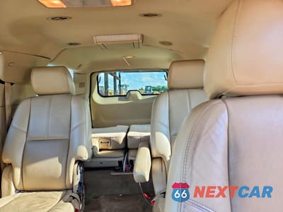 Zdjęcie 10 z 14 samochodu: 2014 CHEVROLET SUBURBAN K1500 LT VIN:1GNSKJE71ER166469 - miniatura