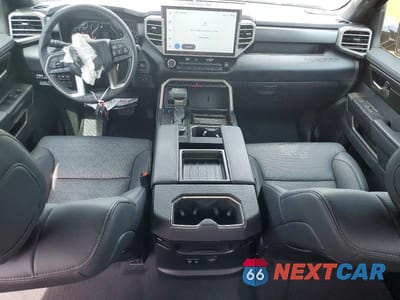 Zdjęcie 8 z 13 samochodu: 2025 TOYOTA TUNDRA SR5 VIN:5TFLA5DB4SX282916 - miniatura