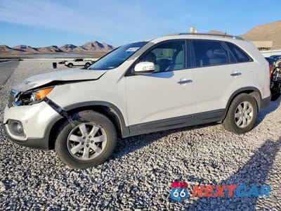 2013 KIA SORENTO LX 5XYKT3A65DG337655 - główne zdjęcie licytacji z USA - miniatura