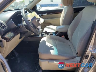 Zdjęcie 7 z 12 samochodu: 2015 KIA SORENTO LX VIN:5XYKTDA70FG659900 - miniatura