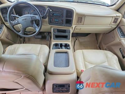 Zdjęcie 8 z 12 samochodu: 2004 GMC YUKON XL K1500 VIN:1GKFK16Z24J103764 - miniatura