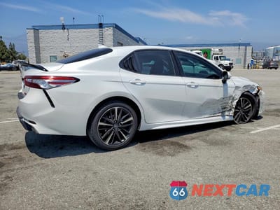 Trzecie zdjęcie samochodu z tyłu: 2019 TOYOTA CAMRY XSE VIN:4T1B61HK5KU722011 - miniatura