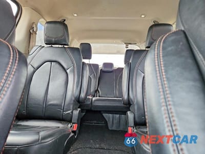 Zdjęcie 10 z 13 samochodu: 2018 CHRYSLER PACIFICA TOURING L VIN:2C4RC1BG0JR192929 - miniatura