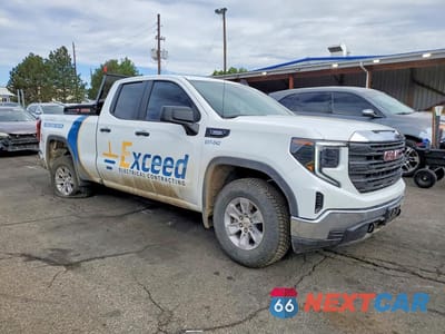 Czwarte zdjęcie samochodu z boku: 2026 GMC SIERRA K1500 VIN:1GTRUAEKXTZ259607 - miniatura