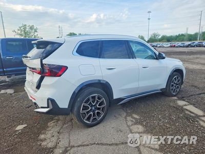 Trzecie zdjęcie samochodu z tyłu: 2024 BMW X1 XDRIVE28I VIN:WBX73EF05R5Y51742 - miniatura