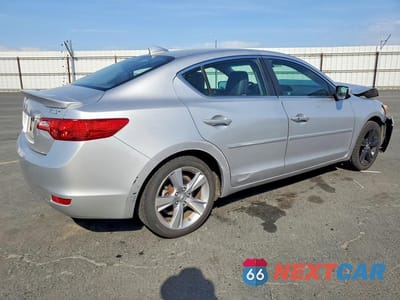 Trzecie zdjęcie samochodu z tyłu: 2013 ACURA ILX 20 TECH VIN:19VDE1F72DE003419 - miniatura