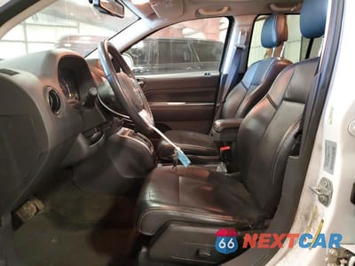 Zdjęcie 7 z 13 samochodu: 2017 JEEP COMPASS LATITUDE VIN:1C4NJDEB6HD190217 - miniatura