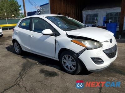 Czwarte zdjęcie samochodu z boku: 2012 MAZDA MAZDA2 VIN:JM1DE1KY5C0147348 - miniatura