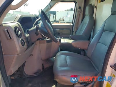 Zdjęcie 7 z 13 samochodu: 2014 FORD ECONOLINE E450 SUPER DUTY CUTAWAY VAN VIN:1FDXE4FS2EDA78596 - miniatura