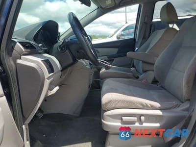 Zdjęcie 7 z 13 samochodu: 2017 HONDA ODYSSEY LX VIN:5FNRL5H20HB020828 - miniatura