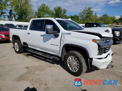 Czwarte zdjęcie samochodu z boku: 2023 CHEVROLET SILVERADO K3500 HIGH COUNTRY VIN:1GC4YVEY8PF155330 - miniatura