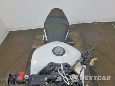 Piąte zdjęcie samochodu w środku: 2017 YAMAHA FZ09 VIN:JYARN53E5HA001823 - miniatura