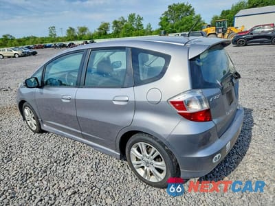Drugie zdjęcie samochodu z przodu: 2010 HONDA FIT SPORT VIN:JHMGE8H4XAS015535 - miniatura