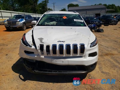 Piąte zdjęcie samochodu w środku: 2018 JEEP CHEROKEE LATITUDE PLUS VIN:1C4PJLLB0JD511633 - miniatura