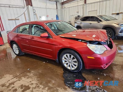 Czwarte zdjęcie samochodu z boku: 2010 CHRYSLER SEBRING LIMITED VIN:1C3CC5FB3AN191027 - miniatura