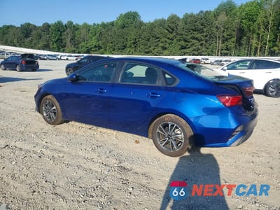 Drugie zdjęcie samochodu z przodu: 2023 KIA FORTE LXS VIN:3KPF24AD8PE555826 - miniatura