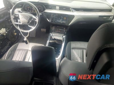 Zdjęcie 8 z 14 samochodu: 2022 AUDI E-TRON PREMIUM VIN:WA1AAAGE2NB022824 - miniatura