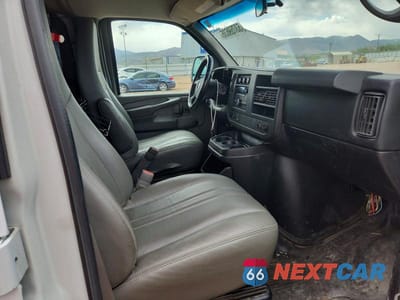 Zdjęcie 8 z 12 samochodu: 2011 GMC SAVANA G2500 VIN:1GTW7FCG6B1100375 - miniatura