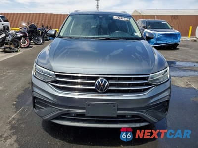 Piąte zdjęcie samochodu w środku: 2023 VOLKSWAGEN TIGUAN SE VIN:3VV3B7AX4PM055992 - miniatura