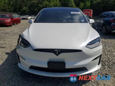 Piąte zdjęcie samochodu w środku: 2022 TESLA MODEL X VIN:7SAXCBE65NF343588 - miniatura