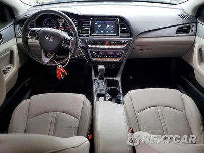 Zdjęcie 8 z 12 samochodu: 2019 HYUNDAI SONATA SEL VIN:5NPE34AF3KH820604 - miniatura