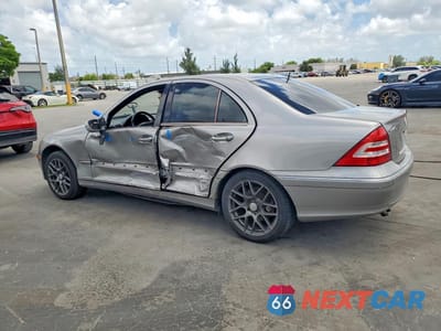 Drugie zdjęcie samochodu z przodu: 2005 MERCEDES-BENZ C 240 4MATIC VIN:WDBRF81J85F628435 - miniatura