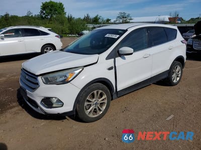 2017 FORD ESCAPE SE 1FMCU9GD9HUA98508 - główne zdjęcie licytacji z USA - miniatura