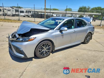 2022 TOYOTA CAMRY SE 4T1T11AK7NU624048 - główne zdjęcie licytacji z USA - miniatura