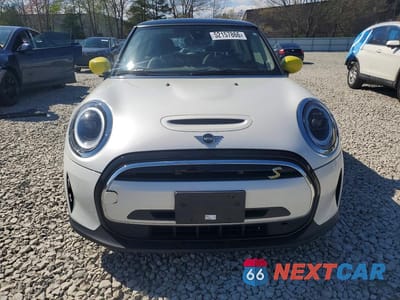 Piąte zdjęcie samochodu w środku: 2024 MINI COOPER SE VIN:WMW13DJ09R2U66851 - miniatura