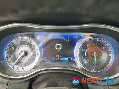 Zdjęcie 9 z 12 samochodu: 2021 CHRYSLER 300 TOURING VIN:2C3CCAAGXMH509086 - miniatura