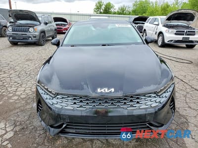 Piąte zdjęcie samochodu w środku: 2022 KIA K5 VIN:5XXG14J2XNG138816 - miniatura