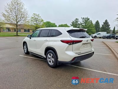 Trzecie zdjęcie samochodu z tyłu: 2020 TOYOTA HIGHLANDER VIN:5TDBZRBH0LS522442 - miniatura