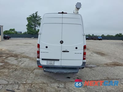 Zdjęcie 6 z 13 samochodu: 2015 MERCEDES BENZ SPRINTER 2500 DELIVERY VAN VIN:WD3PE8DC3FP111087 - miniatura
