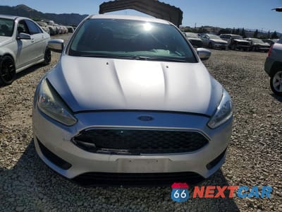 Piąte zdjęcie samochodu w środku: 2016 FORD FOCUS SE VIN:1FADP3F26GL399440 - miniatura