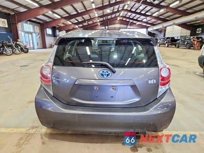 Zdjęcie 6 z 12 samochodu: 2013 TOYOTA PRIUS C ONE VIN:JTDKDTB32D1533120 - miniatura