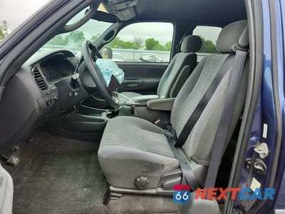 Zdjęcie 7 z 12 samochodu: 2004 TOYOTA TUNDRA ACCESS CAB SR5 VIN:5TBBT441X4S445609 - miniatura