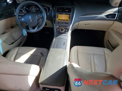 Zdjęcie 8 z 13 samochodu: 2019 LINCOLN MKZ RESERVE I VIN:3LN6L5C96KR613795 - miniatura