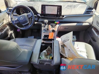 Zdjęcie 8 z 13 samochodu: 2021 TOYOTA SIENNA XLE VIN:5TDYRKEC9MS034075 - miniatura