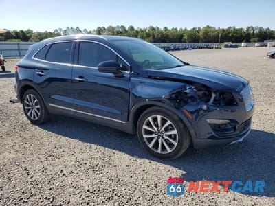 Czwarte zdjęcie samochodu z boku: 2019 LINCOLN MKC RESERVE VIN:5LMCJ3C9XKUL38497 - miniatura