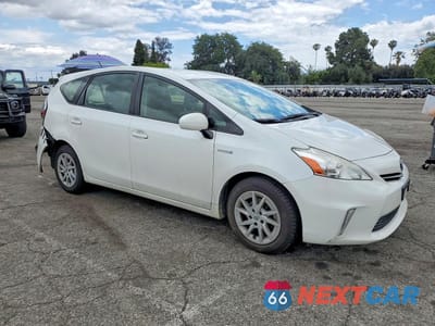 Czwarte zdjęcie samochodu z boku: 2014 TOYOTA PRIUS V TWO VIN:JTDZN3EU4E3312401 - miniatura