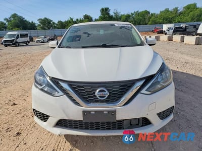 Piąte zdjęcie samochodu w środku: 2019 NISSAN SENTRA SV VIN:3N1AB7AP8KY430115 - miniatura