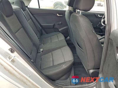 Zdjęcie 10 z 12 samochodu: 2018 KIA RIO LX VIN:3KPA24AB8JE070795 - miniatura