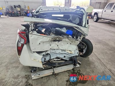 Zdjęcie 6 z 12 samochodu: 2016 TOYOTA PRIUS TWO VIN:JTDKBRFU6G3014866 - miniatura